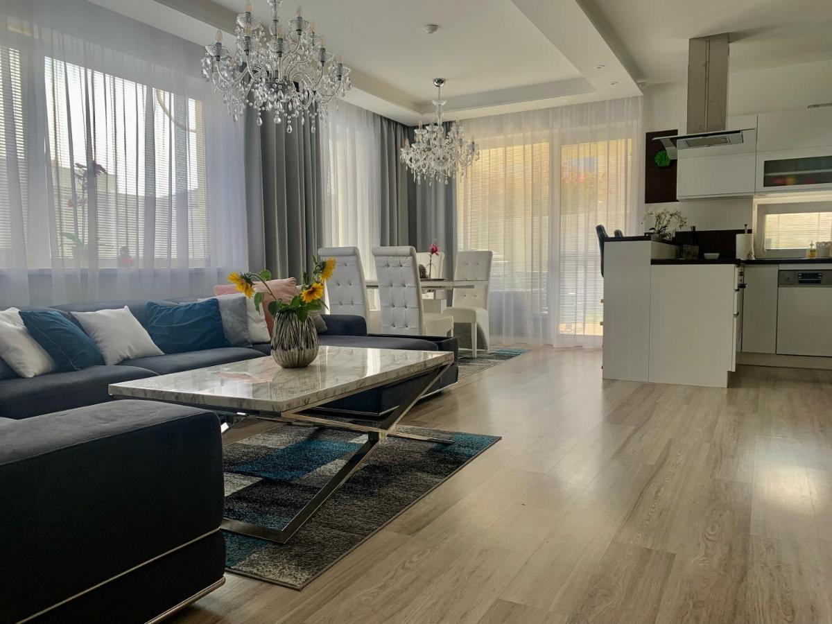 Апартаменты Modern 2 Bed House Near Bratislava With Parking Rovinka Экстерьер фото